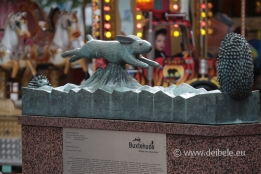hase-igel-brunnen_1090